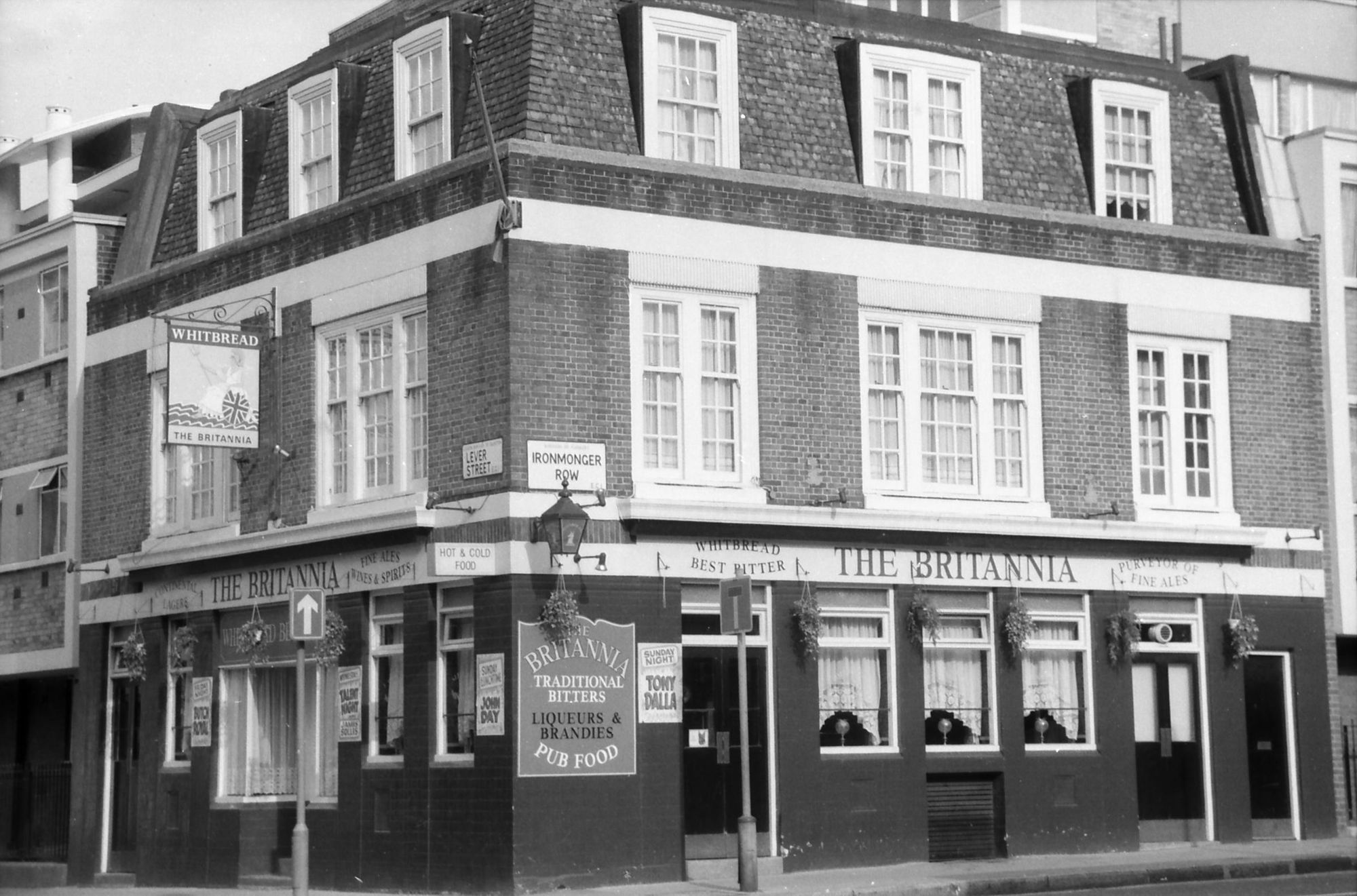 Britannia London EC1 taken in 1986.. (Pub, External). Published on 07-02-2019