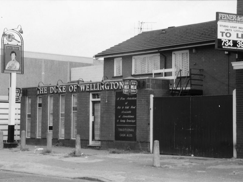 Duke of Wellington London EC1 taken 1986.. (Pub, External, Key). Published on 07-02-2019