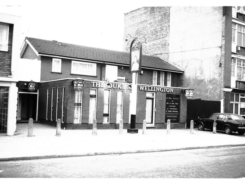 Duke of Wellington London EC1 taken July 1985. (Pub, External). Published on 07-02-2019