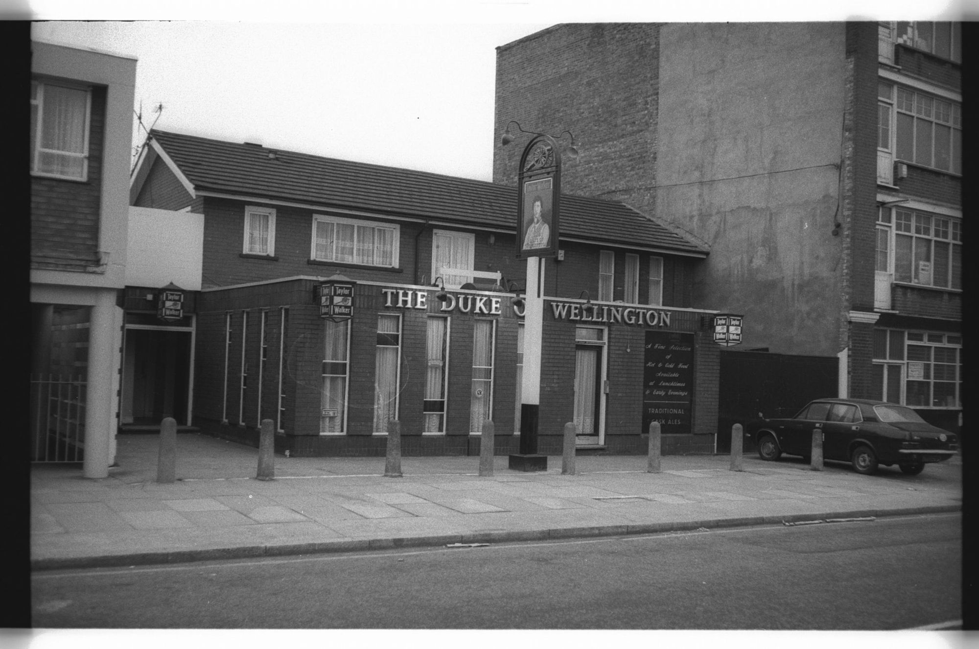 Duke of Wellington London EC1 taken July 1985. (Pub, External). Published on 07-02-2019