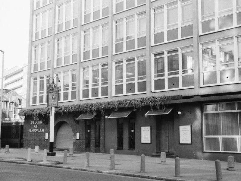 St John of Jerusalem London EC1 taken Dec 1988.. (Pub, External, Key). Published on 07-02-2019 