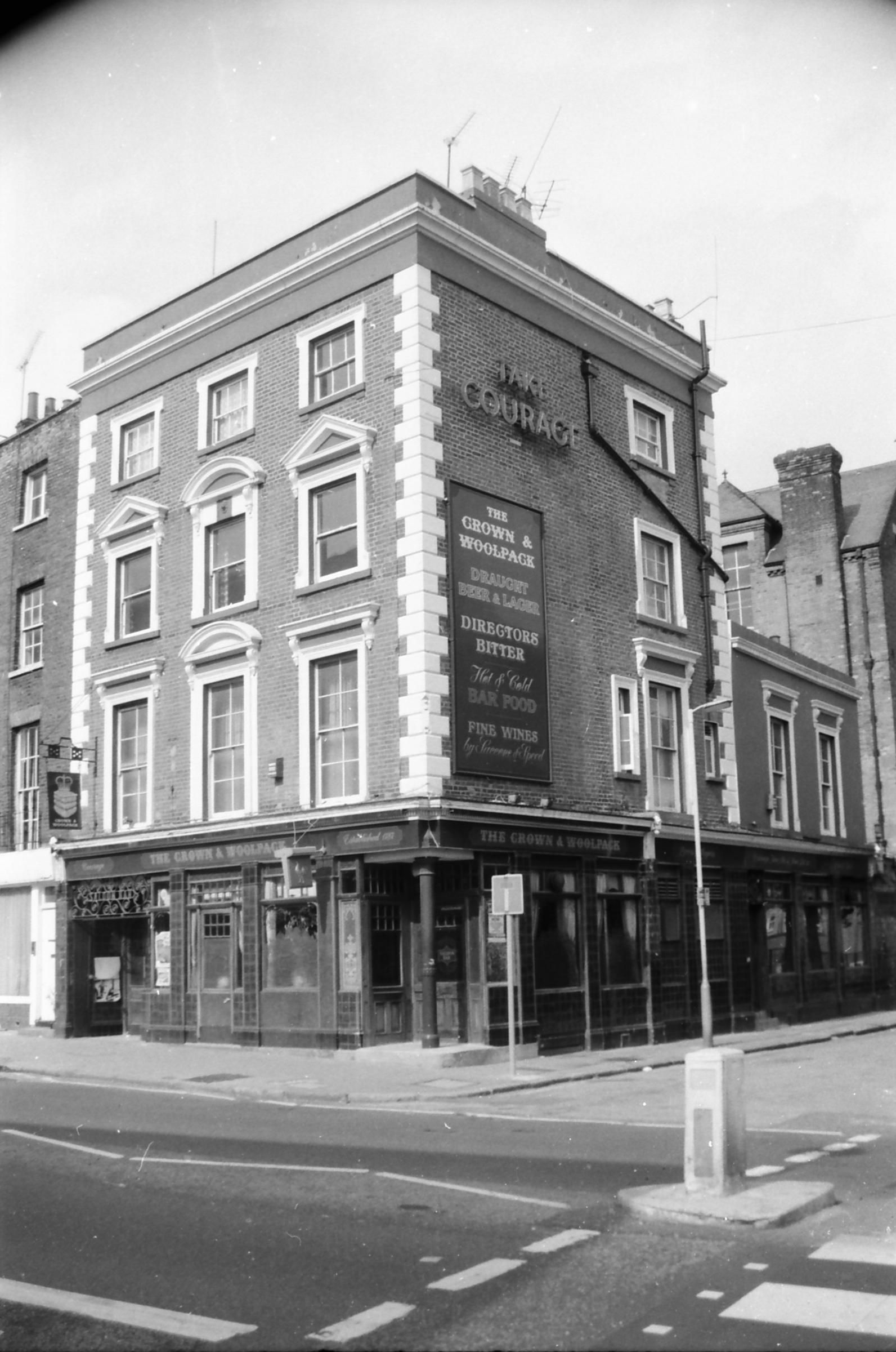 Crown & Woolpack London EC1 taken Aug 1986.. (Pub, External). Published on 07-02-2019