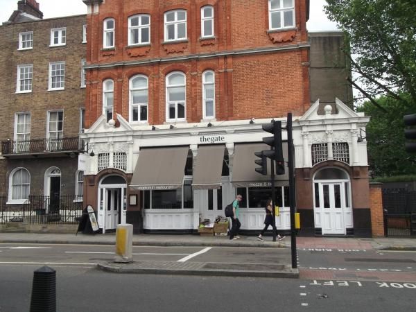 Gate 370 St John Street London EC1 taken June 2014. (Pub, External, Key). Published on 11-08-2014