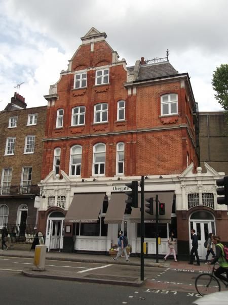 Gate 370 St John Street London EC1 taken June 2014. (Pub, External). Published on 11-08-2014