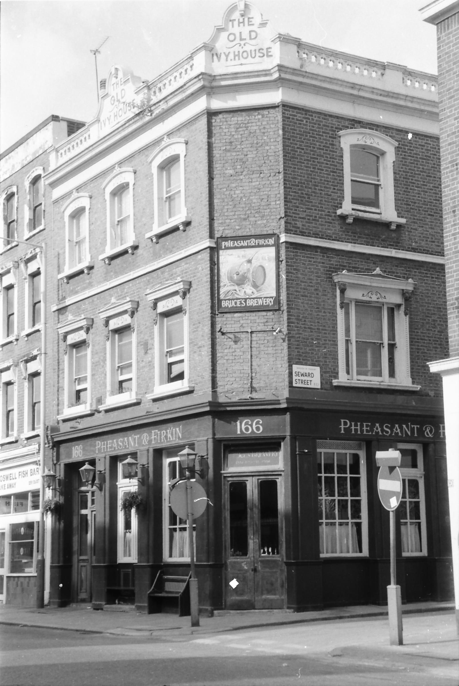 Pheasant & Firkin London EC1 taken Aug 1986.. (Pub, External). Published on 07-02-2019