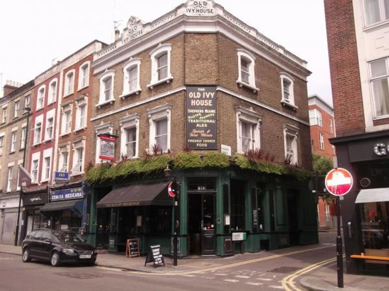 Old Ivy House London EC1 taken Aug 2015. (Pub, External). Published on 13-08-2015