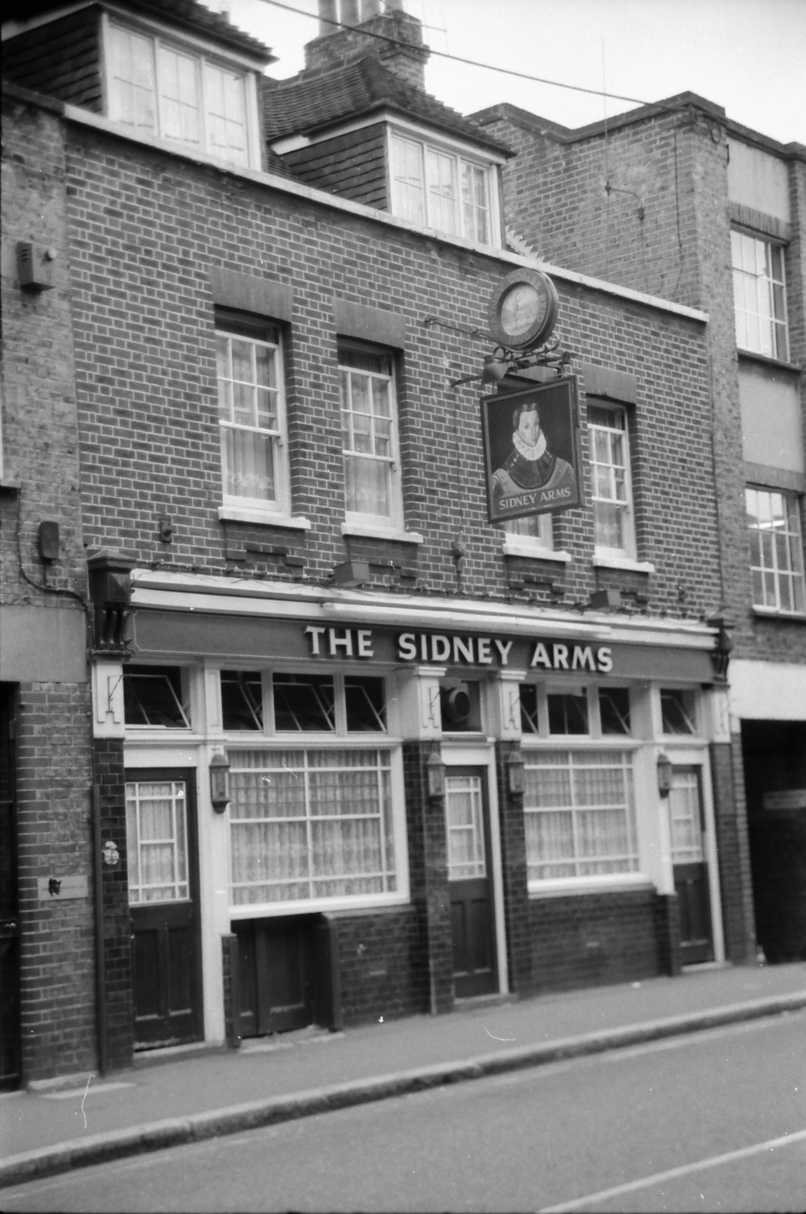 Sidney Arms London EC1 taken Aug 1986.. (Pub, External, Key). Published on 07-02-2019