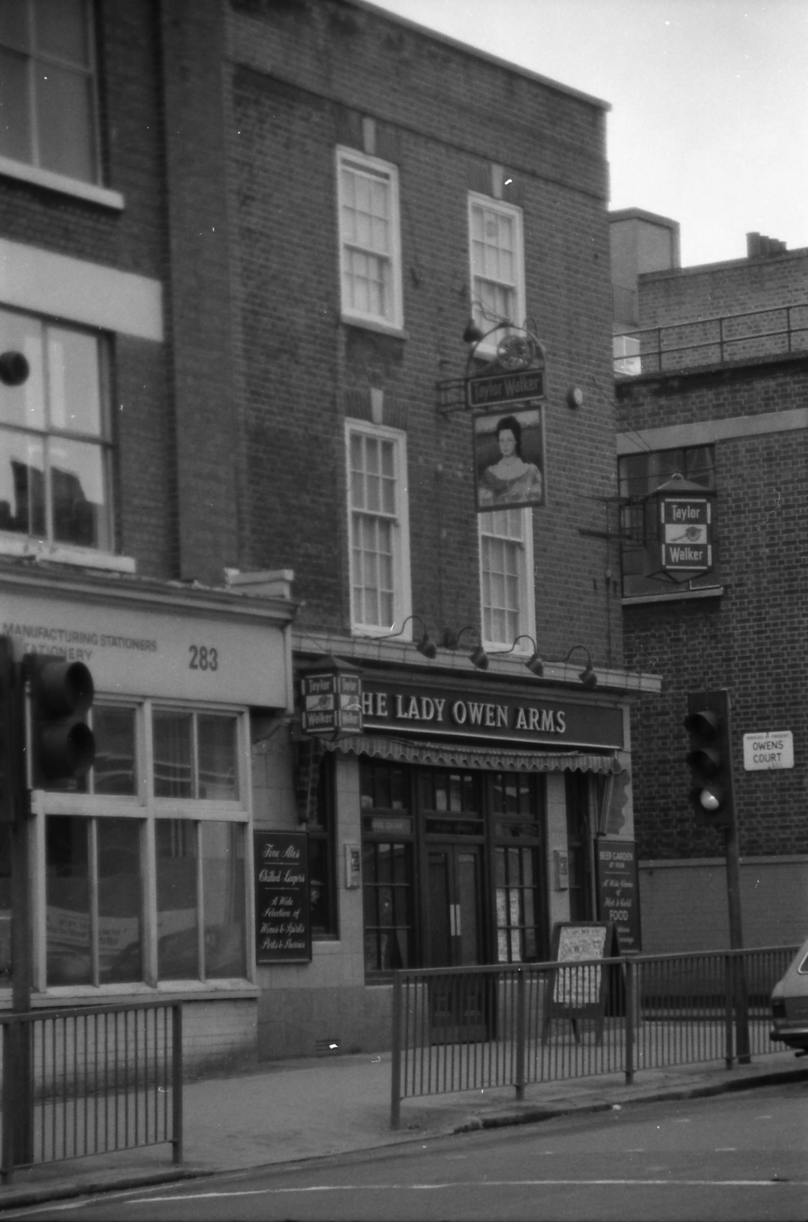 Lady Owen Arms London EC1 taken Aug 1986.. (Pub, External). Published on 07-02-2019