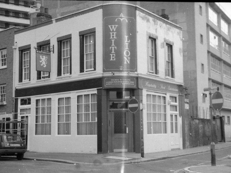 White Lion London EC1 taken Aug 1986.. (Pub, External). Published on 07-02-2019