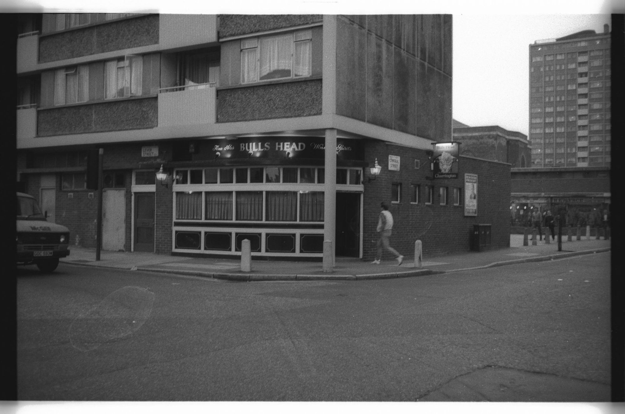 Bulls Head London EC1 taken in July 1985.. (Pub, External). Published on 07-02-2019