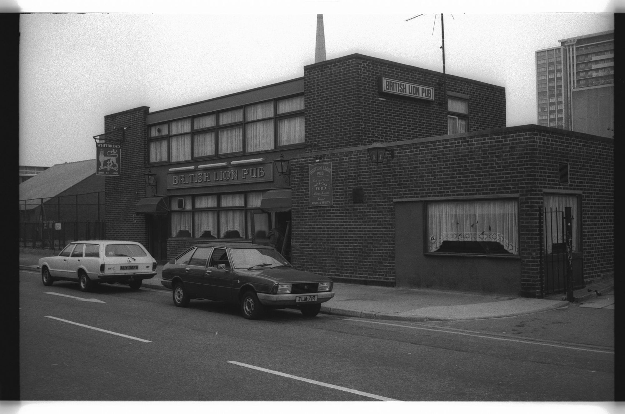 British Lion London EC1 in July 1985.. (Pub, External). Published on 07-02-2019