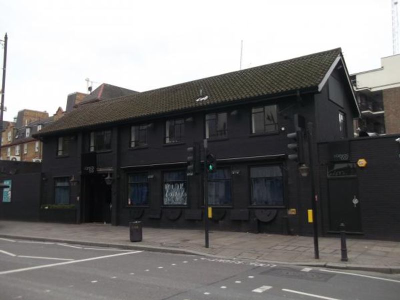 Canvas Bar EC1 taken Oct 2014. (Pub, External). Published on 31-10-2014 