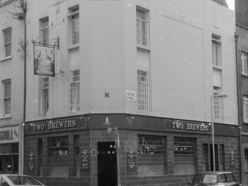 Two Brewers London EC1 taken in Oct 1986.. (Pub, External). Published on 07-02-2019 