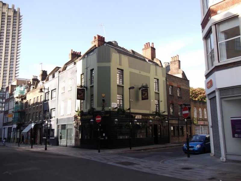 Two Brewers London EC1 taken May 2014. (Pub, External). Published on 19-05-2014 