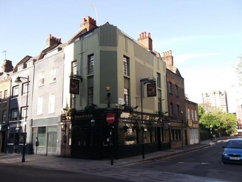 Two Brewers London EC1 taken May 2014. (Pub, External). Published on 19-05-2014 