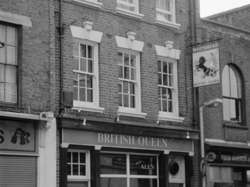 British Queen London EC1 in 1986.. (Pub, External). Published on 07-02-2019