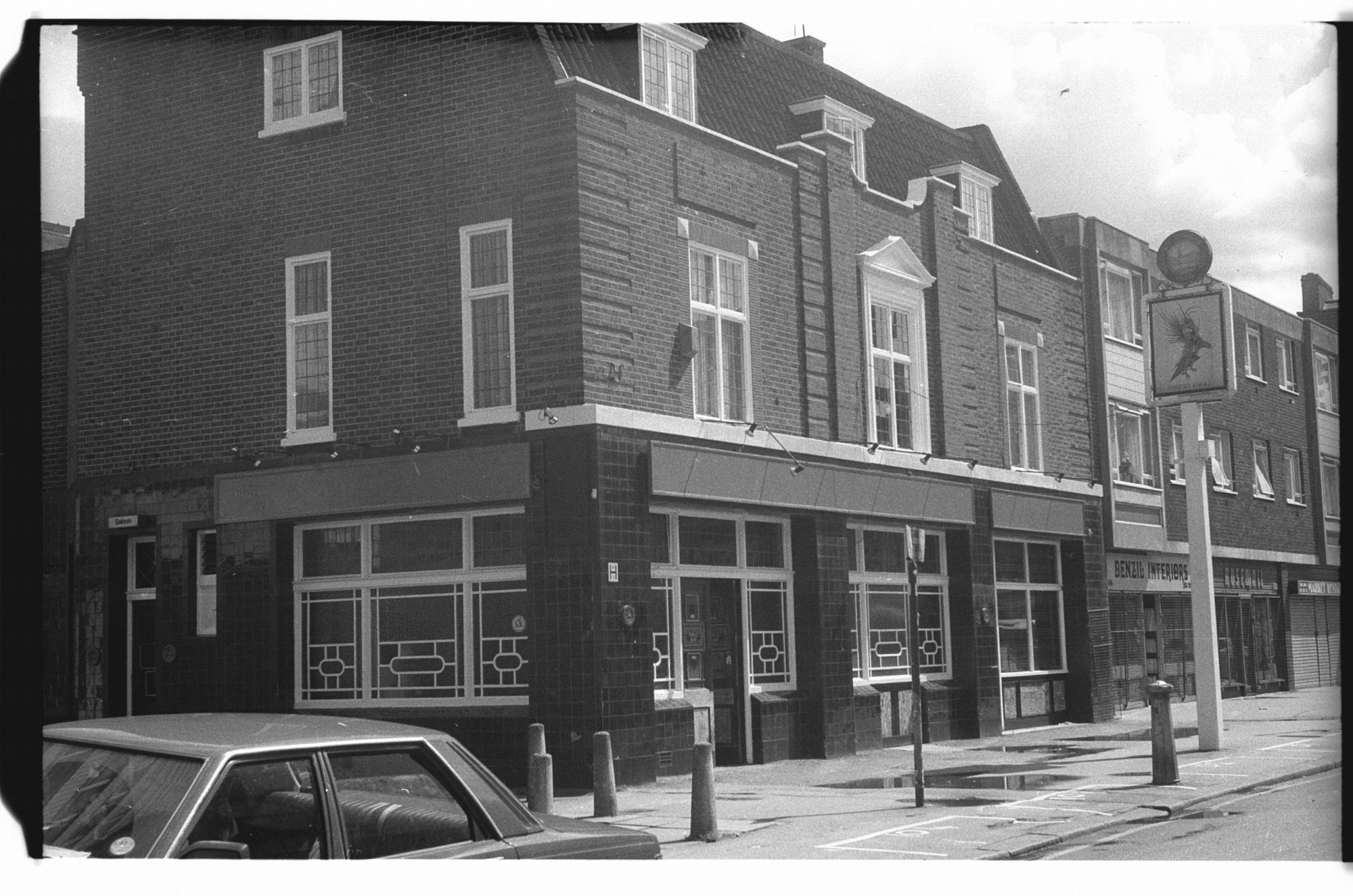 Spread Eagle London EC1 taken in 1985.. (Pub, External). Published on 07-02-2019