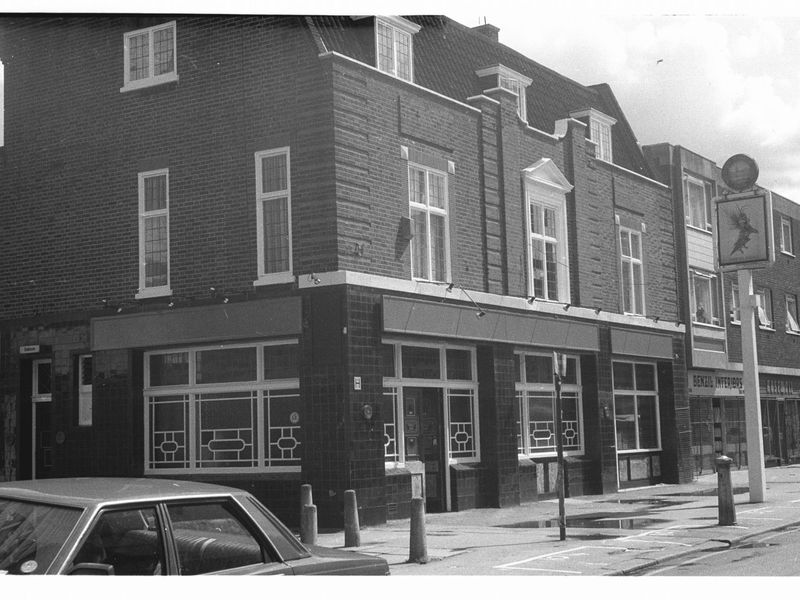 Spread Eagle London EC1 taken in 1985.. (Pub, External). Published on 07-02-2019 
