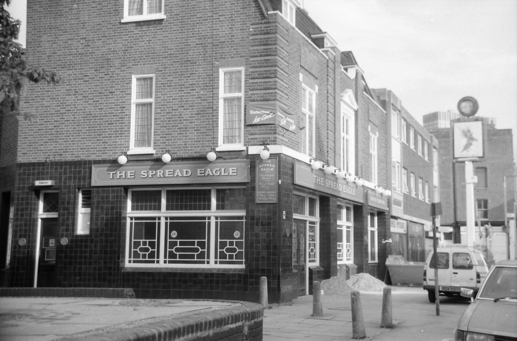 Spread Eagle London EC1 taken Oct 1986.. (Pub, External). Published on 07-02-2019