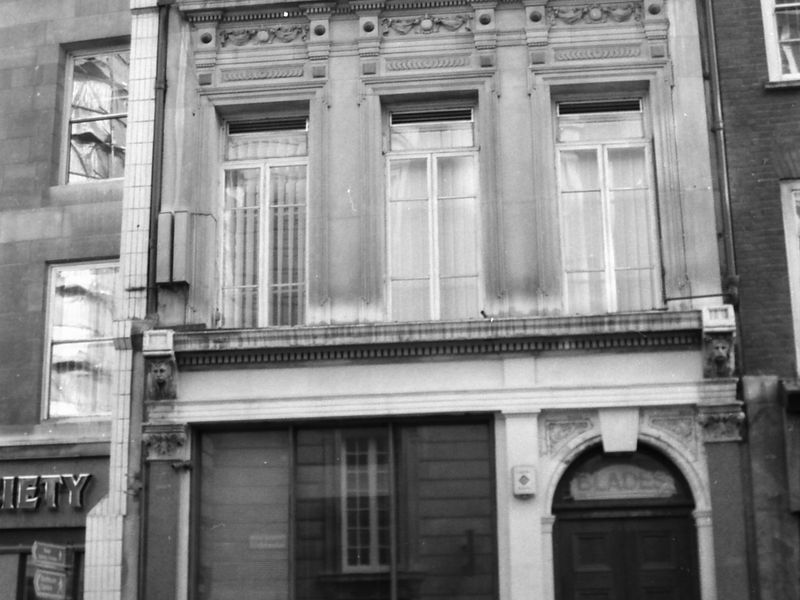 Blades London EC2 taken 18 Sept 1988.. (Pub, External). Published on 12-03-2019 