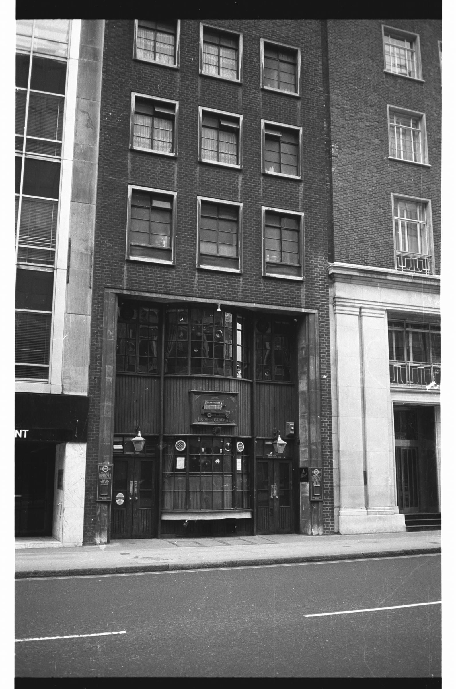London General London EC2 taken July 1985.. (Pub, External). Published on 14-03-2022