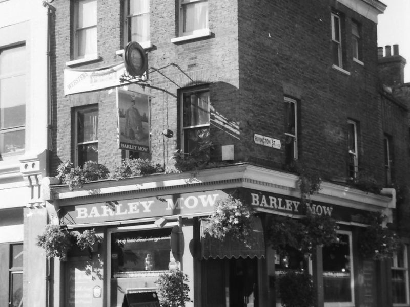 Barley Mow London EC2 taken in Oct 1988.. (Pub, External). Published on 12-03-2019