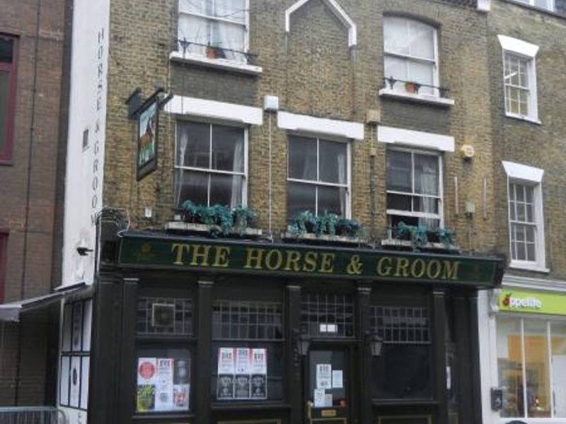 Horse & Groom London EC2 taken Dec 2011. (Pub, External). Published on 25-11-2013