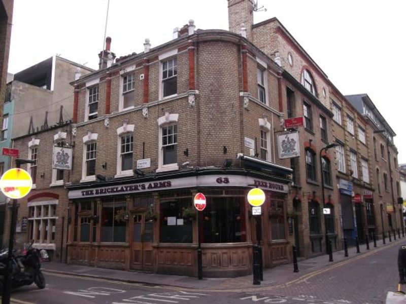 Bricklayers Arms London EC2 taken Oct 2014. (Pub, External). Published on 31-10-2014