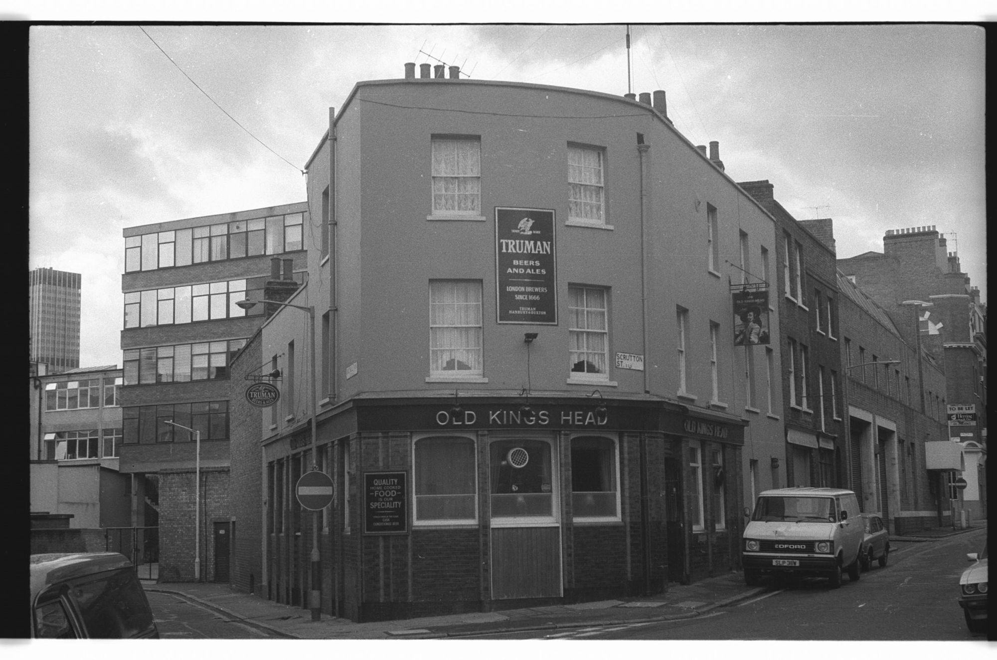 Old Kings Head London EC2 taken in 1985.. (Pub, External). Published on 12-03-2019