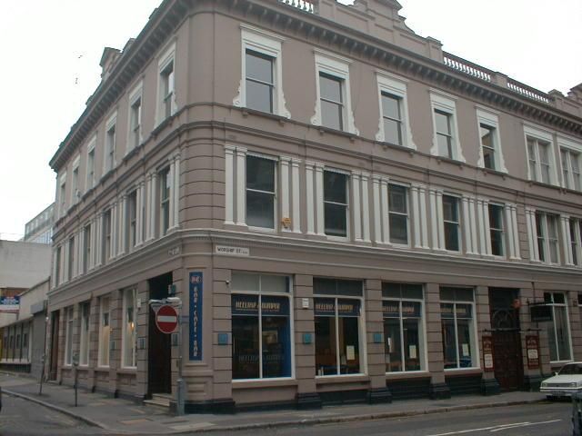 HeeltapAndBumper London EC2. (Pub, External). Published on 25-04-2023