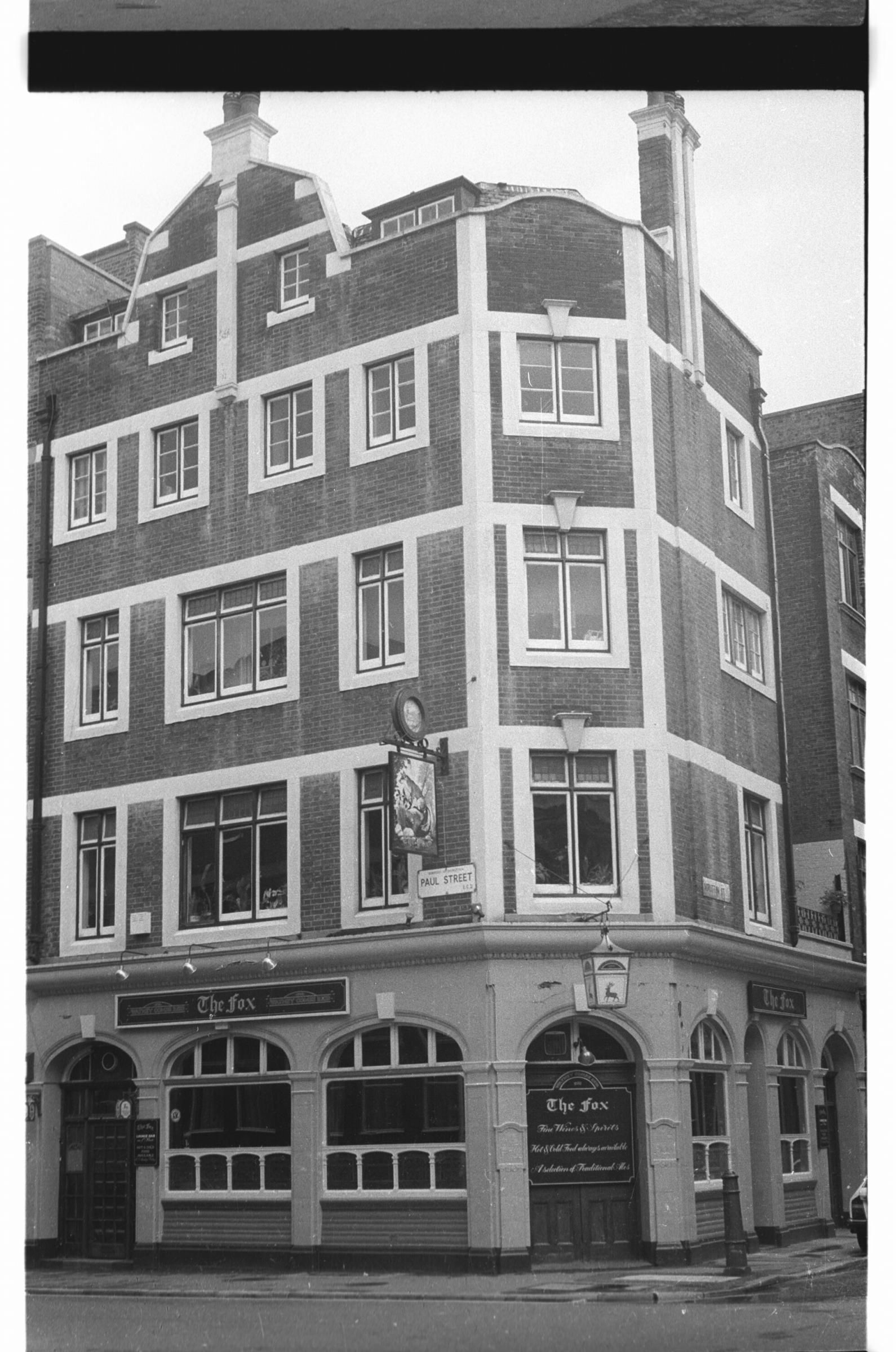 Fox London EC2 taken in 1985.. (Pub, External). Published on 12-03-2019