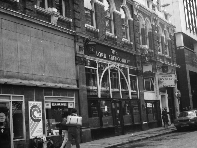 Lord Aberconway London EC2 in 1985.. (Pub, External). Published on 12-03-2019 