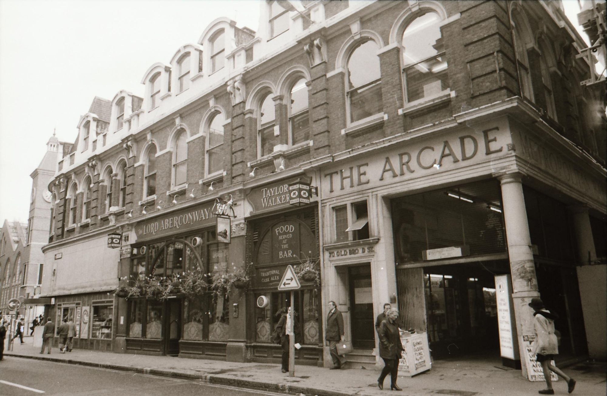 Lord Aberconway London EC2 in April 1994.. (Pub, External). Published on 12-03-2019