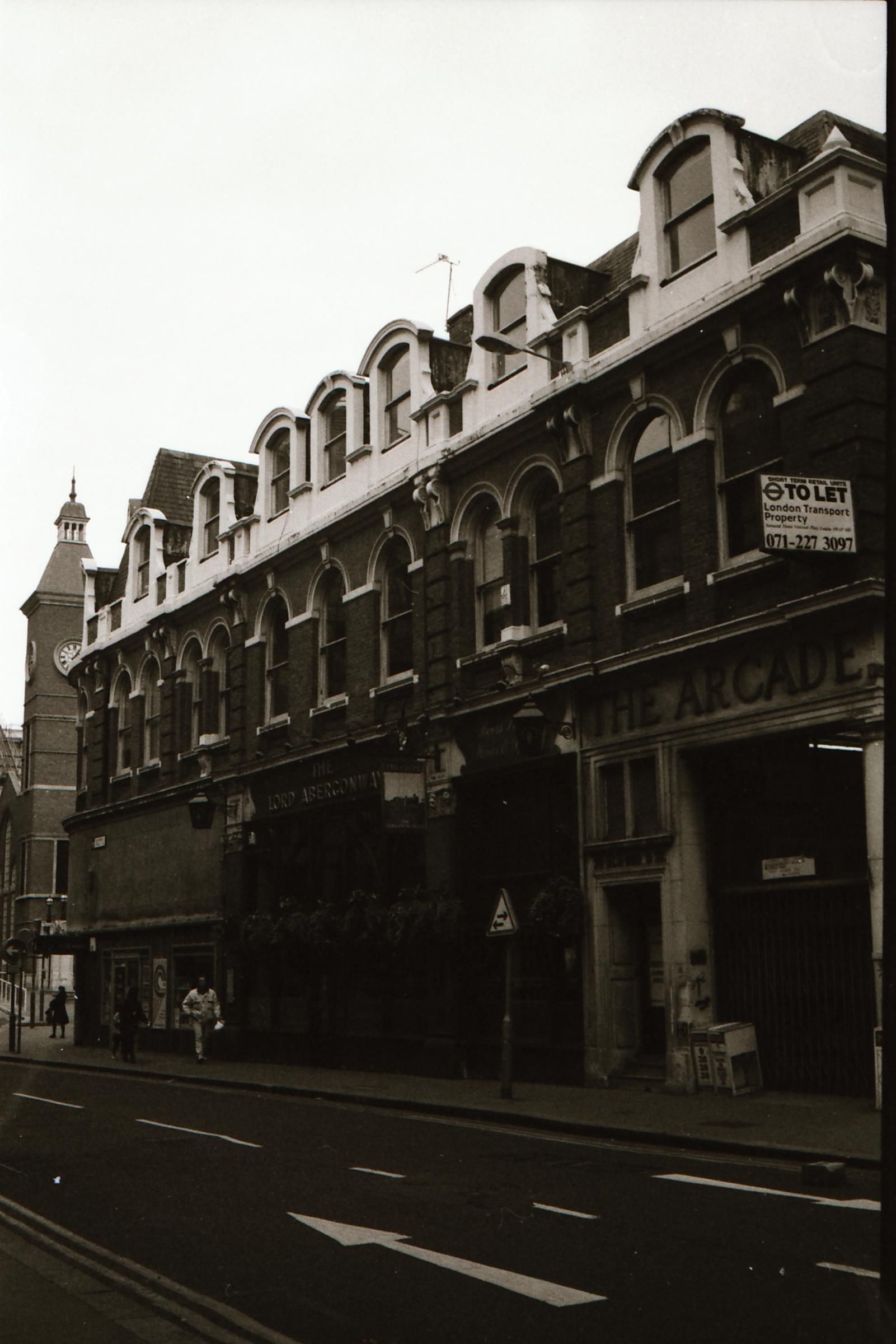 Lord Aberconway London EC2 taken between Dec92-Jan94.. (Pub, External). Published on 12-03-2019