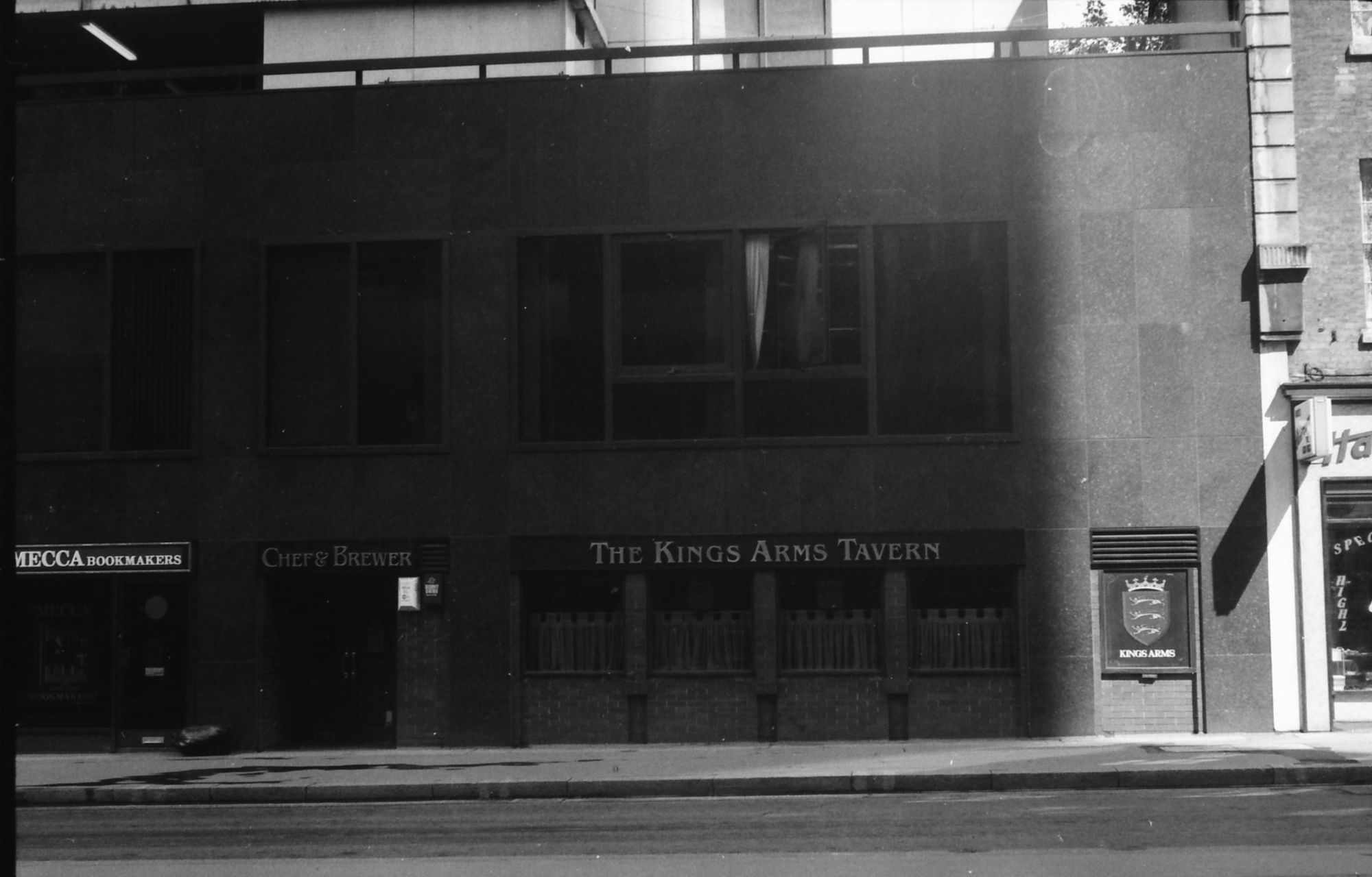 Kings Arms Tavern London EC2 in 1985.. (Pub, External). Published on 12-03-2019