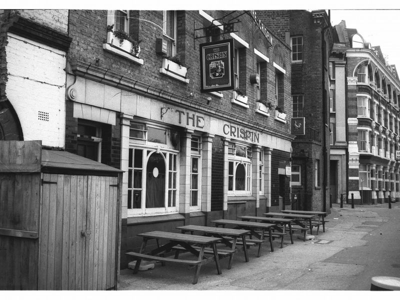 Crispin on its original site 18 Finsbury Ave London EC2 taken in. (Pub, External). Published on 12-03-2019 
