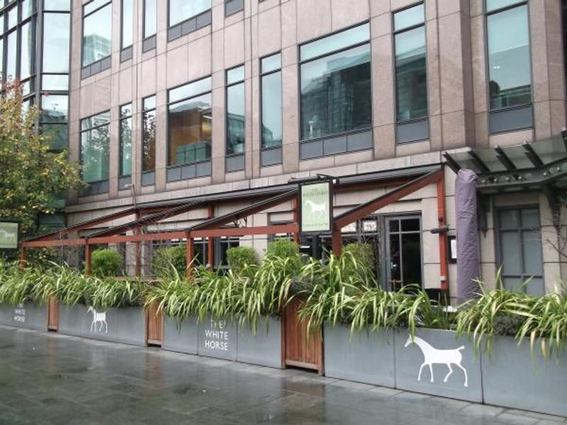 White Horse London EC2 taken Nov 2014. (Pub, External). Published on 17-11-2014
