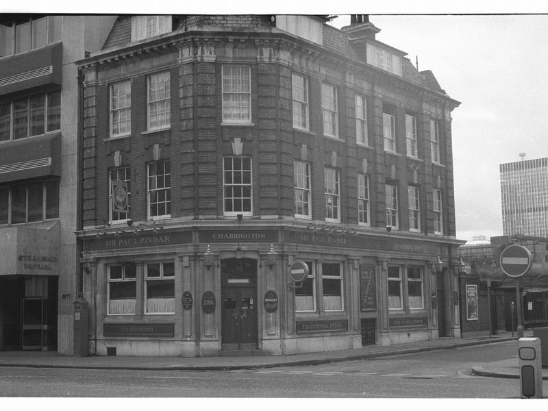 Sir Paul Pindar London EC2 taken in 1985.. (Pub, External). Published on 12-03-2019