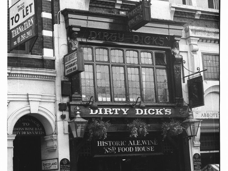 Dirty Dicks London EC2 in 1985.. (Pub, External). Published on 12-03-2019 