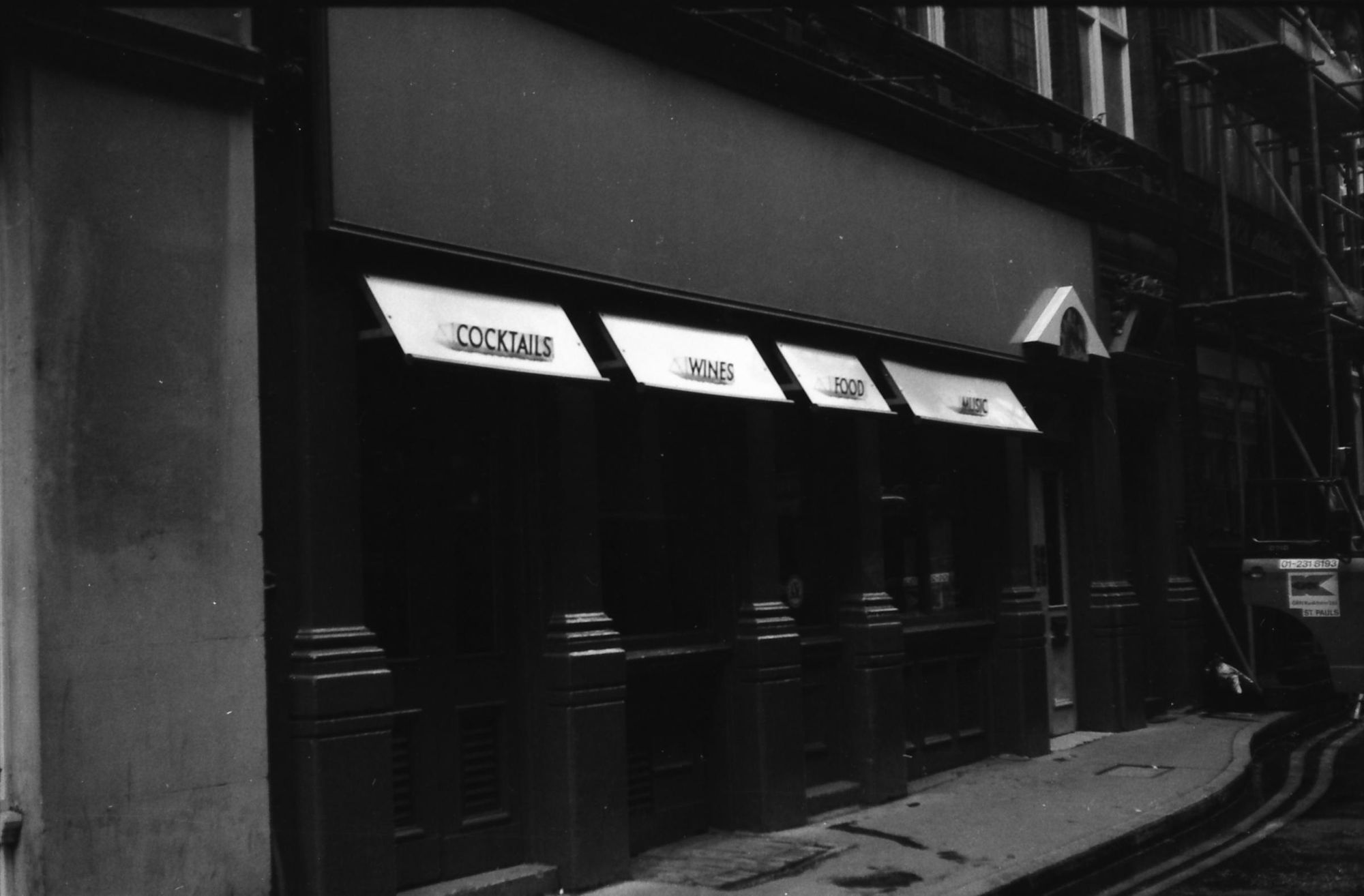 Collins London EC2 taken in 1985.. (Pub, External). Published on 12-03-2019