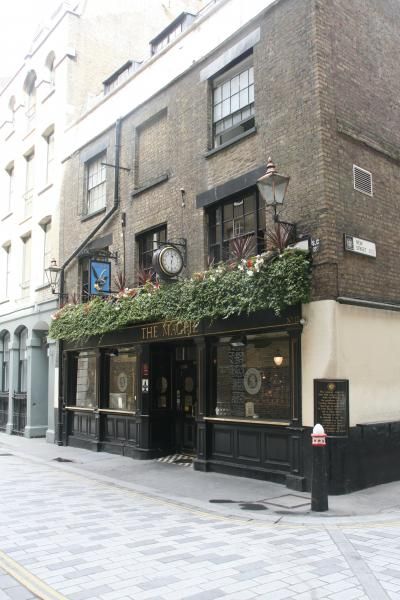 Magpie London EC2 . (Pub, External, Key). Published on 25-11-2013
