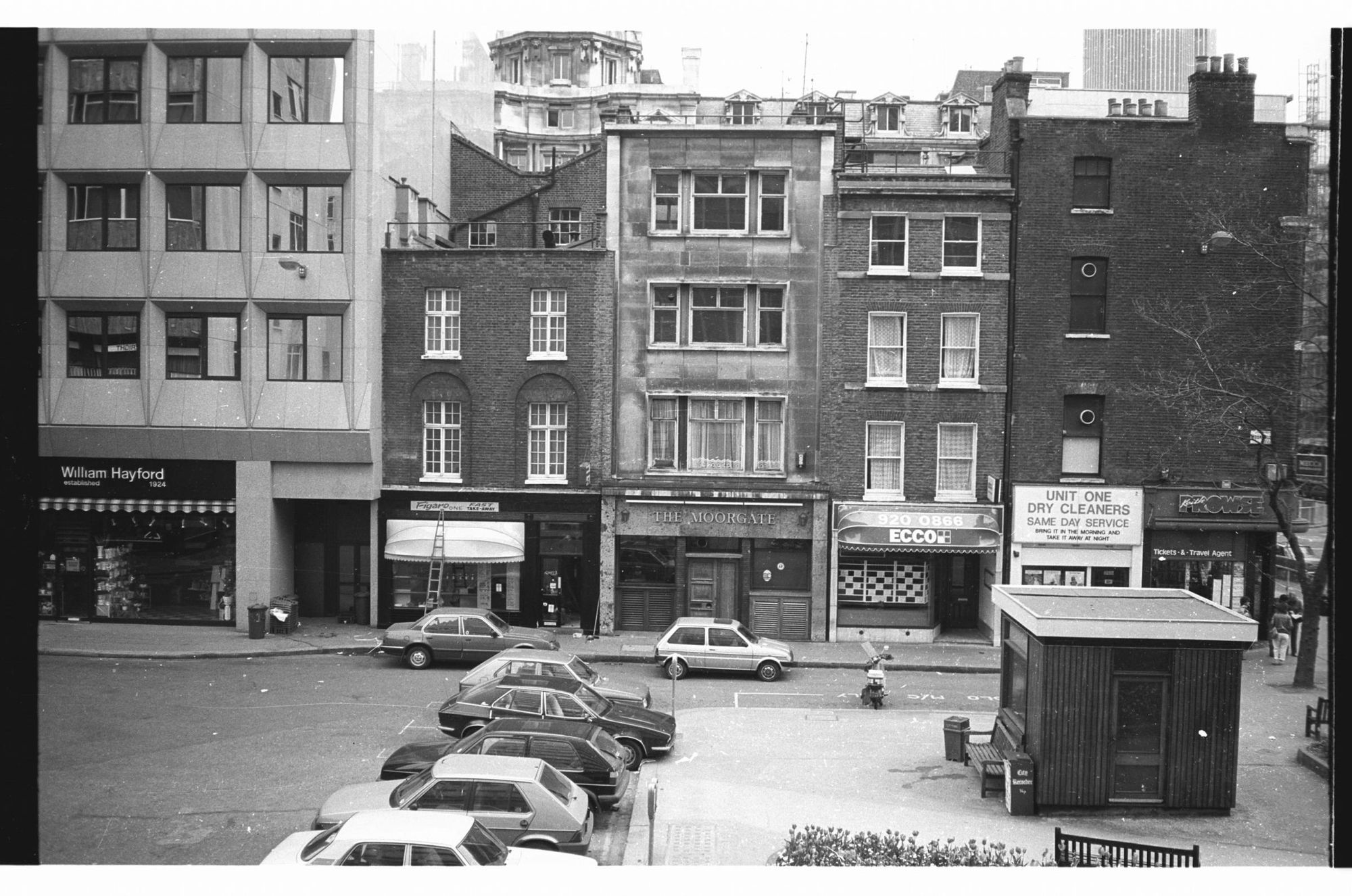 Moorgate Londo EC2 July 1985.. (Pub, External). Published on 12-03-2019