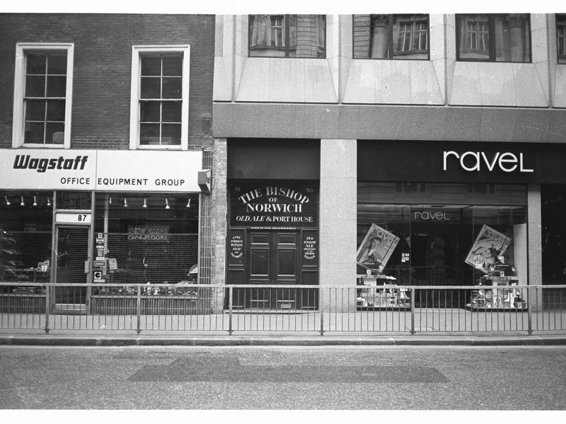 Bishop of Norwich London EC2 in July 1985.. (Pub, External). Published on 12-03-2019