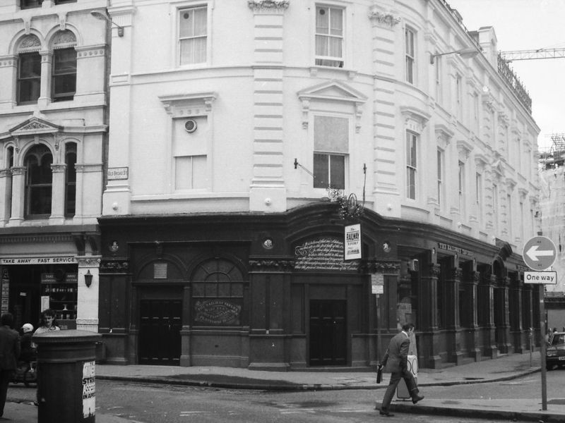 Railway Tavern London EC2 taken in 1985.. (Pub, External). Published on 12-03-2019