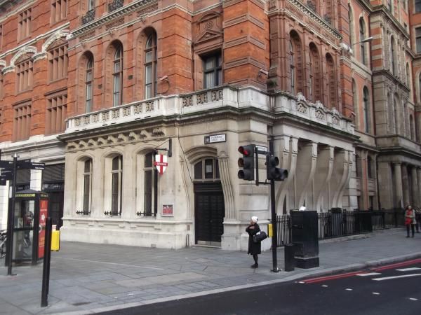 George London EC2 taken Nov 2014. (Pub, External, Key). Published on 17-11-2014