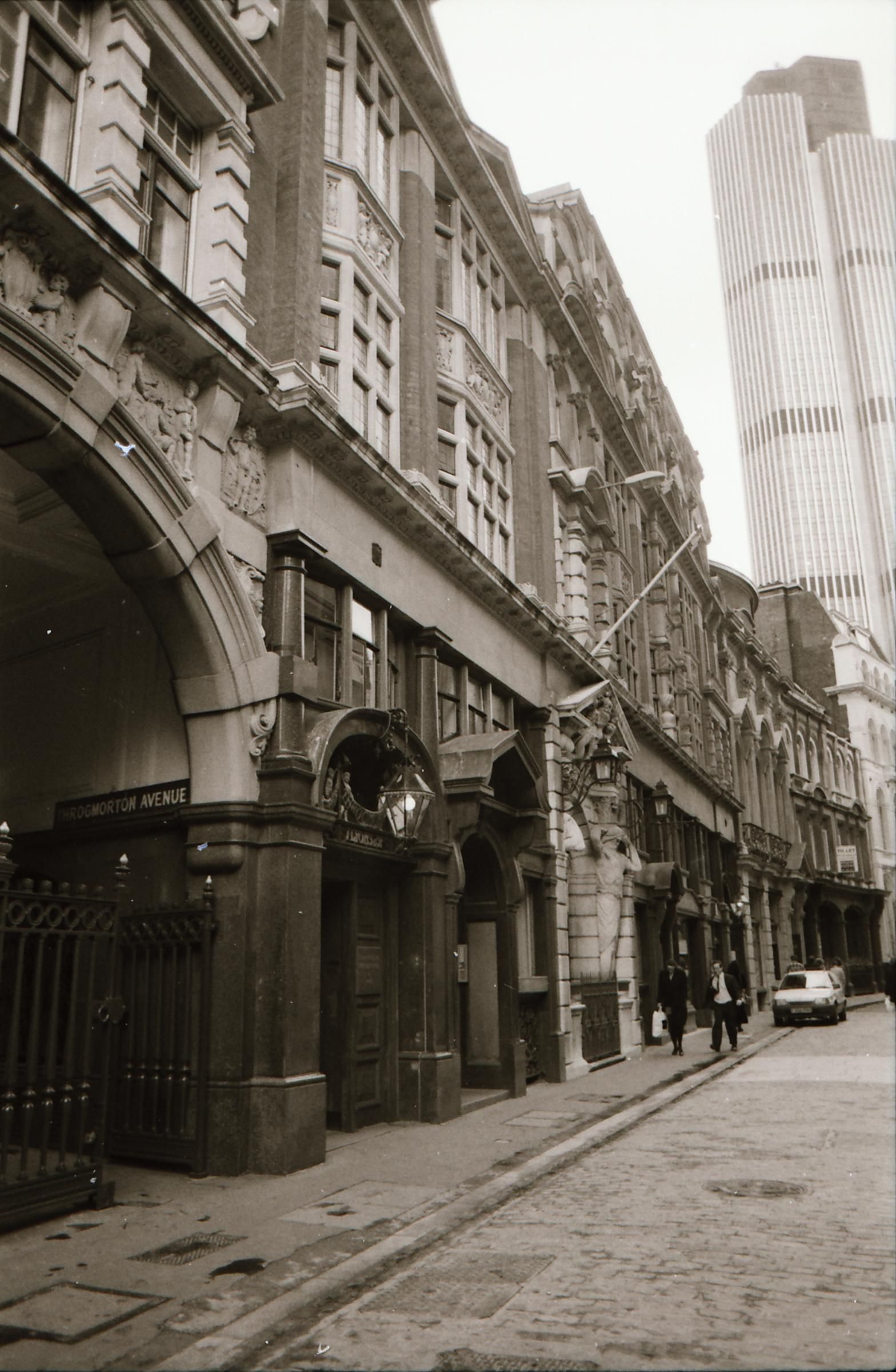 Throgmorton Restaurant London EC2 taken in April 1994.. (Pub, External). Published on 12-03-2019