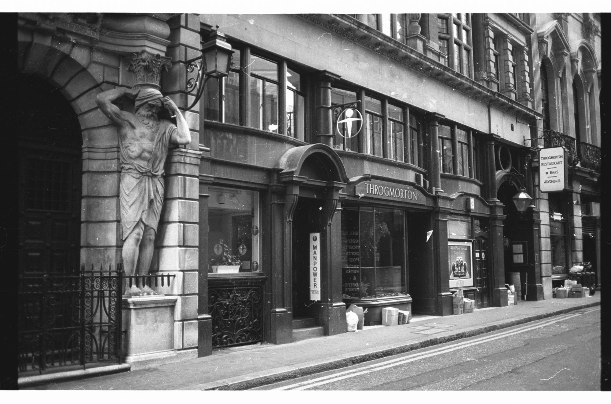 Throgmorton Restaurant London EC2 July 1985.. (Pub, External). Published on 12-03-2019