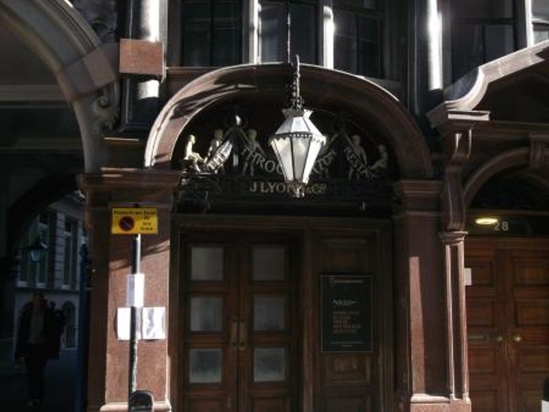 Throgmorton London EC2 taken July 2014. (Pub, External, Key). Published on 11-08-2014