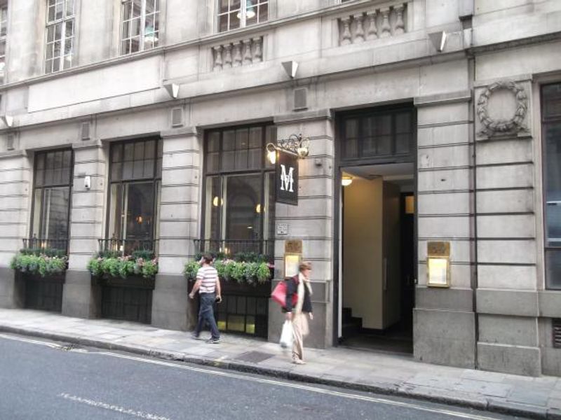 Mercers London EC2 taken Sept 2014. (Pub, External). Published on 31-10-2014