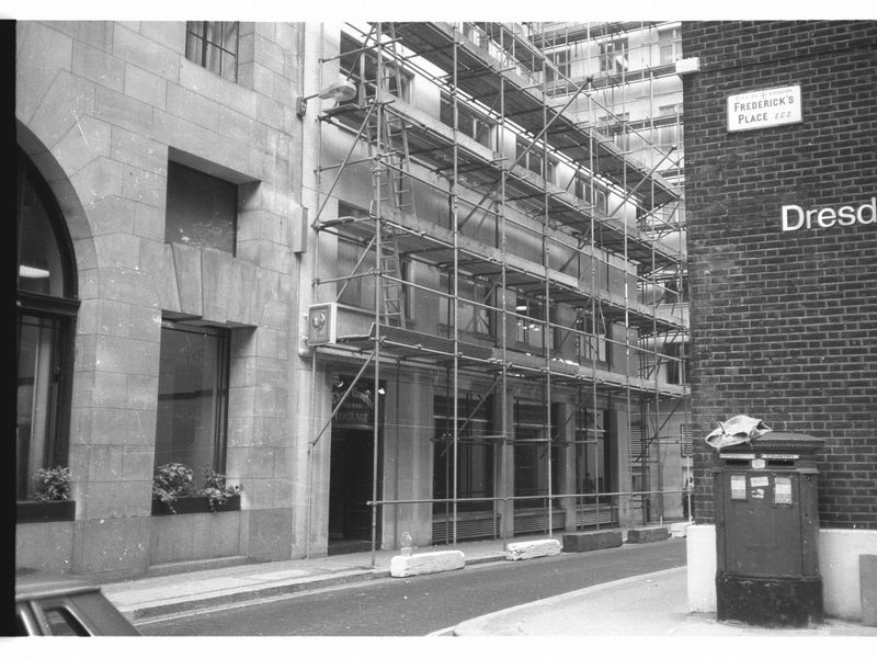 Three Crowns London EC2 taken in July 1985.. (Pub, External). Published on 12-03-2019